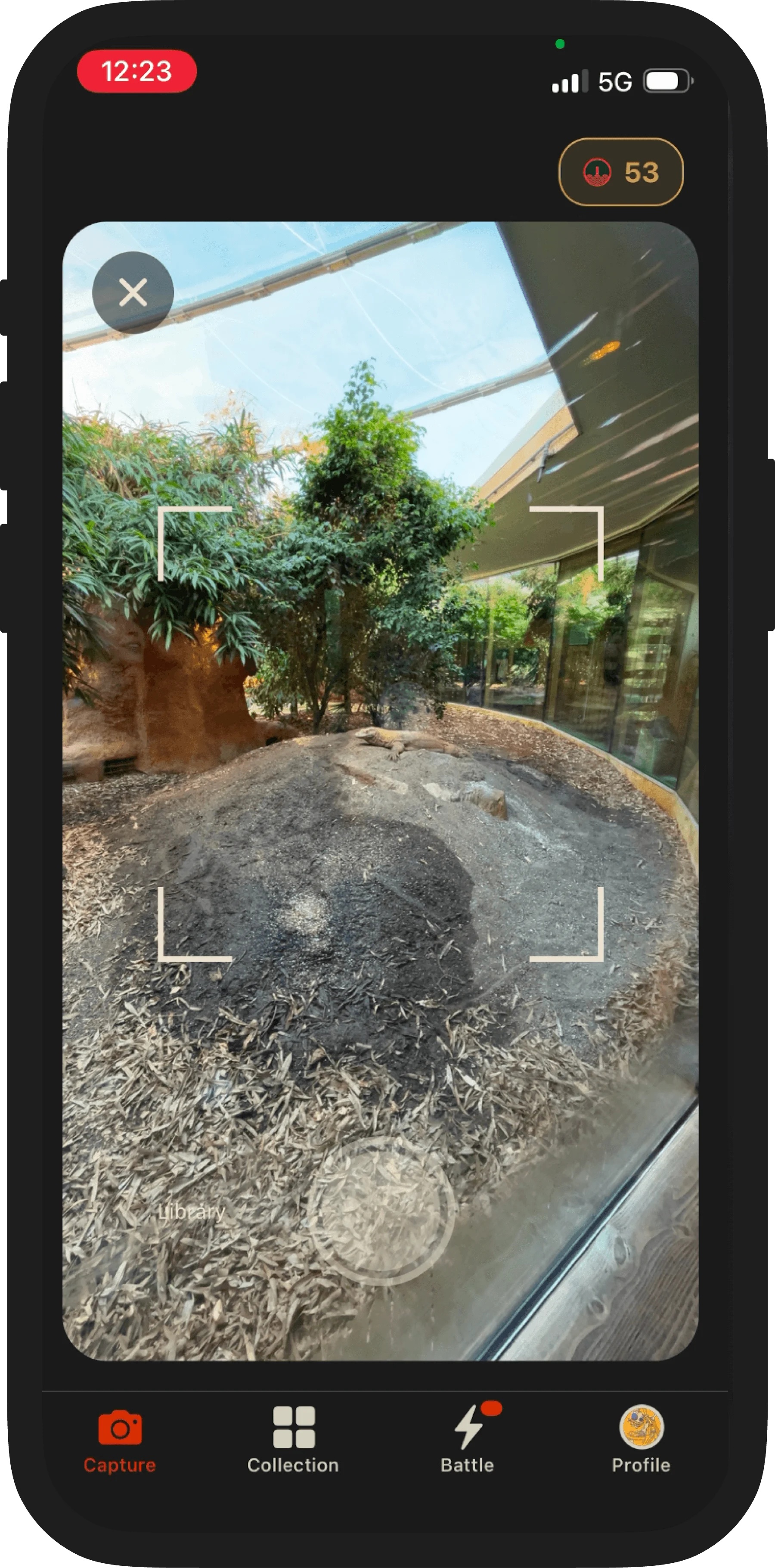 Take a photo of a creature in the wild